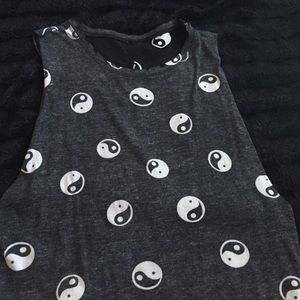 H&m yin yang muscle shirt