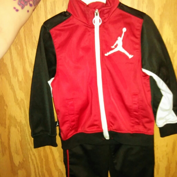2T Boys sweat outfit.  Jacket and Pants