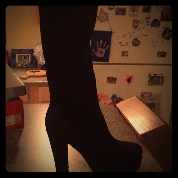 Suade boots, zip up
