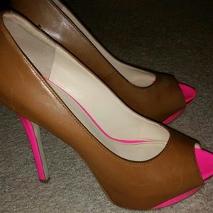Enzo angiolini peep toe pumps
