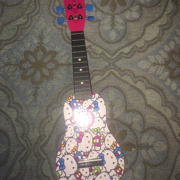 a super cute ukelele