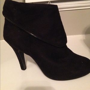 Black stylish short boots