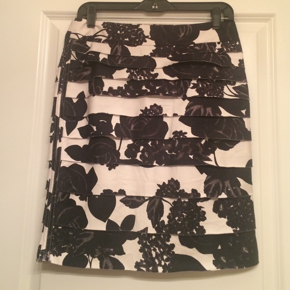 *****SOLD******Tiered pencil skirt