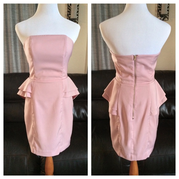 🌸 H&M Strapless Peplum Dress