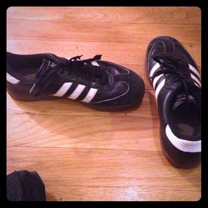 Adidas soccer indoor shoes