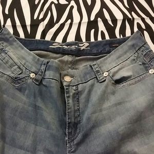 7 Jeans totally distressed