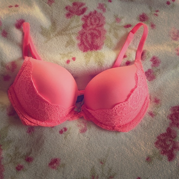 Victoria Secrets Dream Angel Plunge Pushup