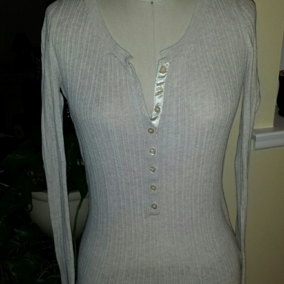 Aeropostale Beige Henley gently used like new
