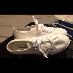 ❌ sold Aeropostale White shoes