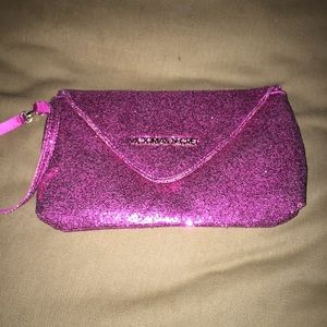 Cute sparkle vs clutch!