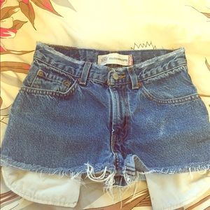 Levi distressed cut off shorts