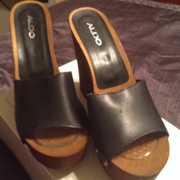 Black wedge
