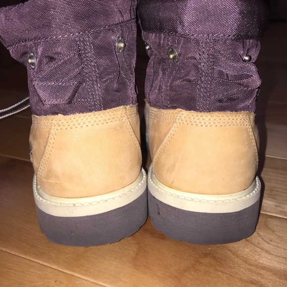 TIMBERLANDS - Picture 3 of 4