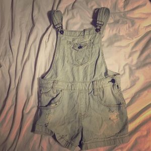 Stripped short overalls