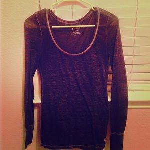 Long sleeve tighter fit on the arms A&e t-shirt