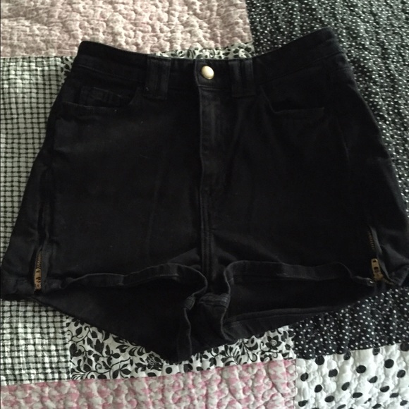 Barely Worn American Apparel Black Denim Shorts