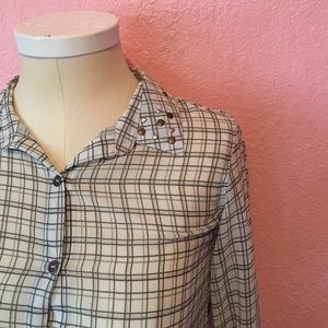 Long sleeve button shirt