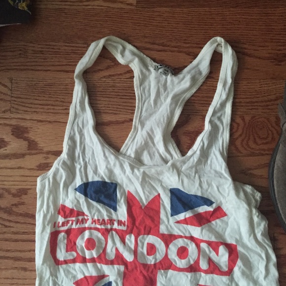 Forever 21 " I left my heart in London" razorback - Picture 2 of 3