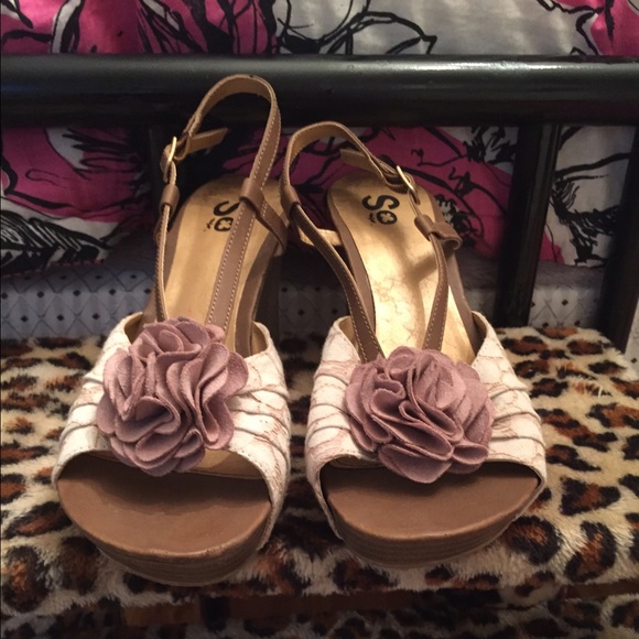 Lace wedges