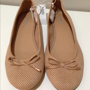 Old navy nude tan Sueded Ballet Flats size 7