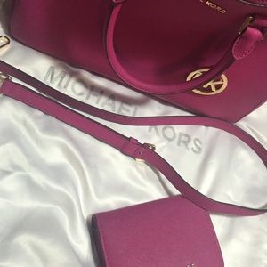 Michael Kors purse. Fushia!