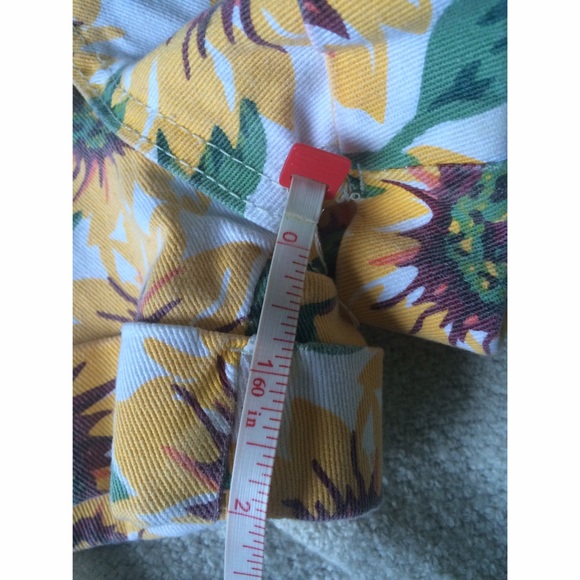 -RESERVED- sunflower print high waisted shorts - Picture 4 of 4