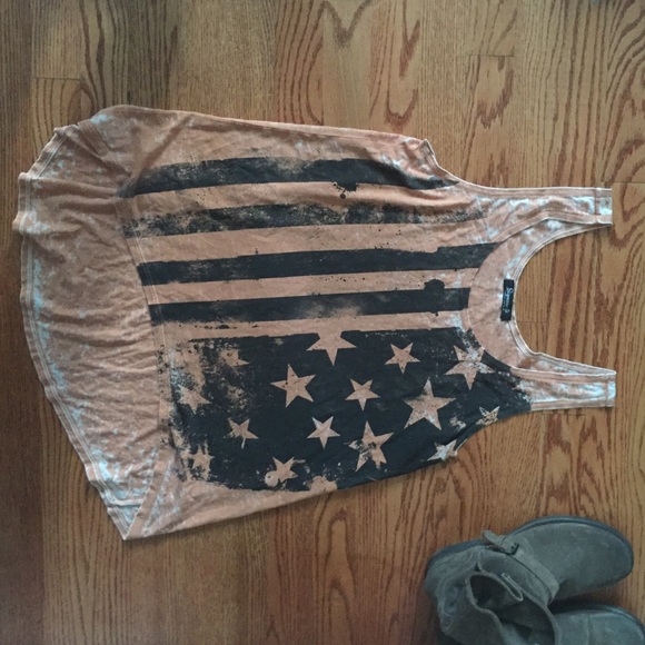 High/Low American Flag Graphic Tank - Picture 2 of 2