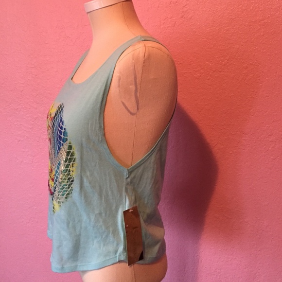 Simple Tee - Picture 2 of 4