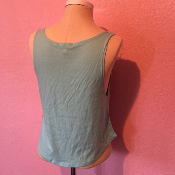 Simple Tee - Picture 3 of 4