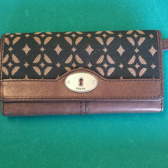 Fossil wallet