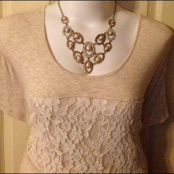 Oatmeal color tee with lace