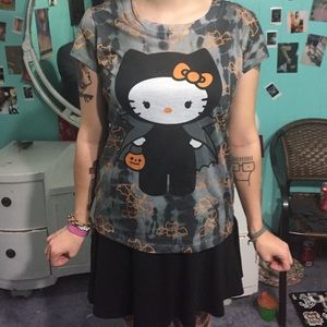 hello Kitty Halloween shirt