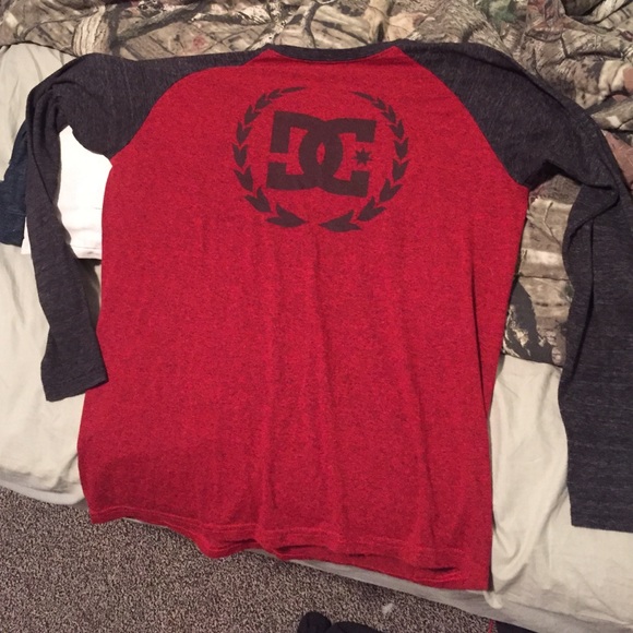 DC long sleeve baseball tee