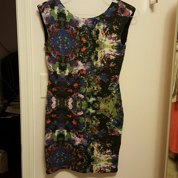 Pretty  print  dress