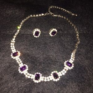 Ladies necklace and earrings set