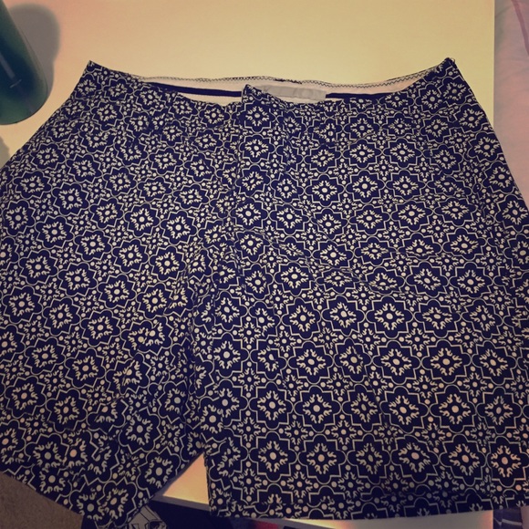Patterned black and white shorts! - Picture 1 of 2