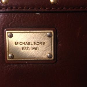 Michael Kors wallet close up pics