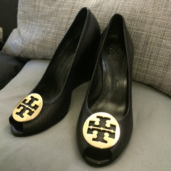 Sold on 〽️ Tory Burch Peep Toe Wedges