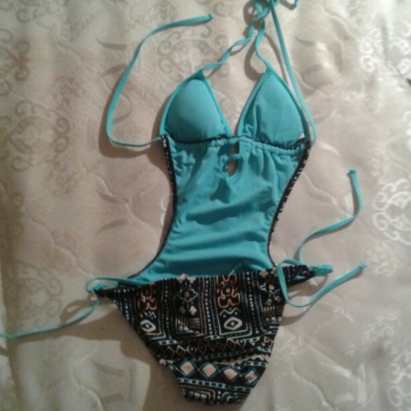Bathing suit - Picture 2 of 2