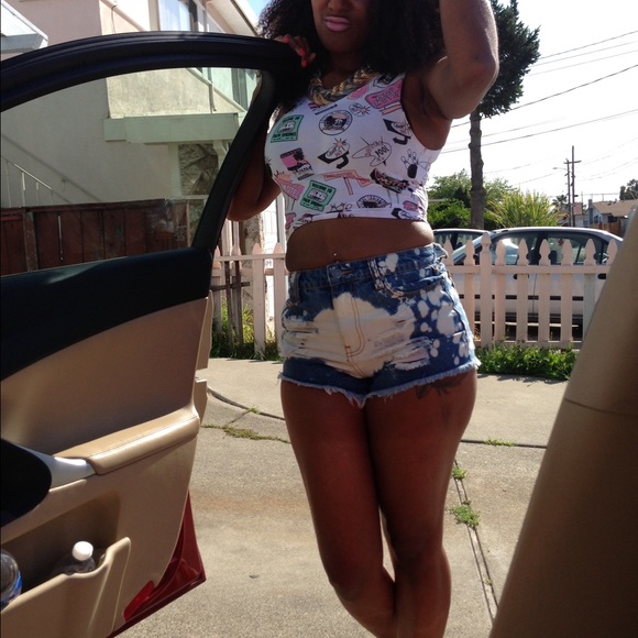 Distressed & Bleached Jean Shorts - Picture 3 of 3