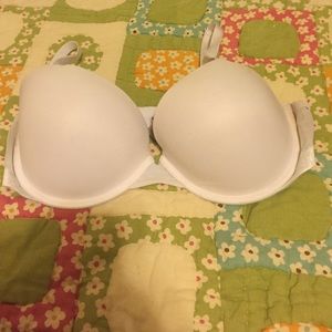 Victoria's Secret white 36D bra
