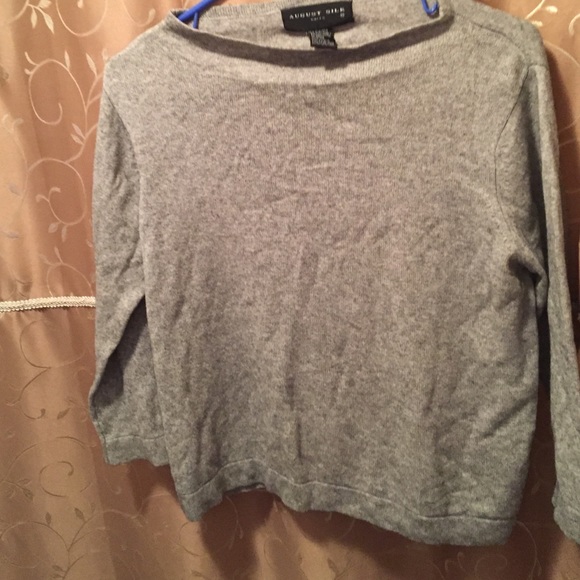 Lightweight sweater