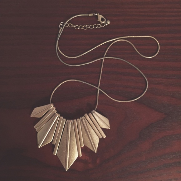 Forever 21 statement necklace