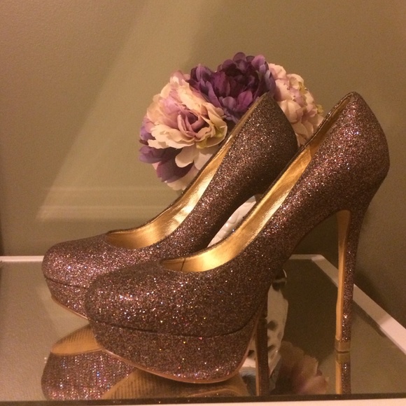 Multicolored glittery pumps from Bakers. - Picture 1 of 4