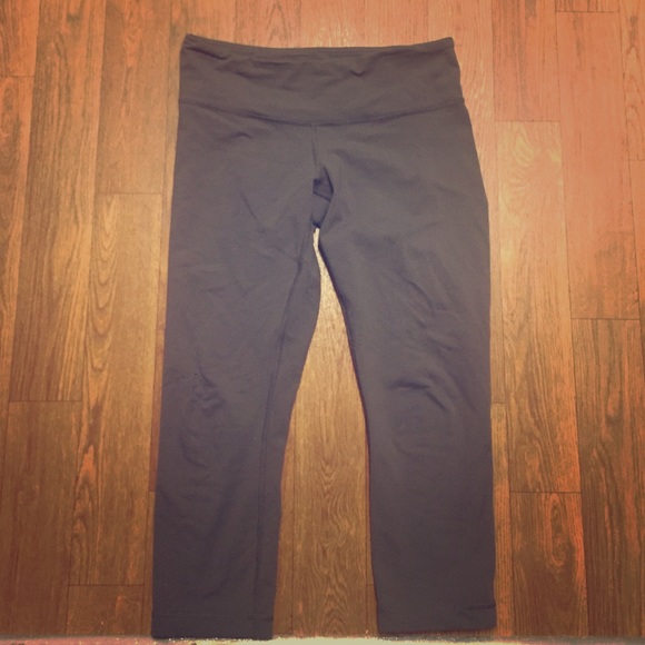 Charcoal Lululemon Wunder under crops