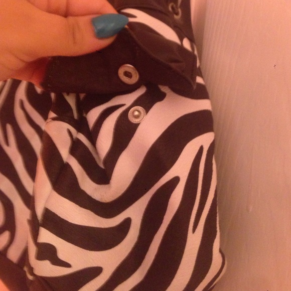 Zebra Pattern Purse - Picture 2 of 3