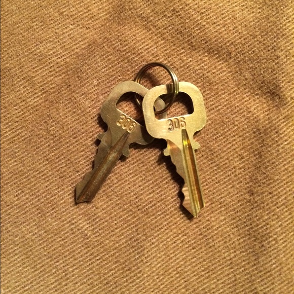 Authentic Louis Vuitton Keys #306