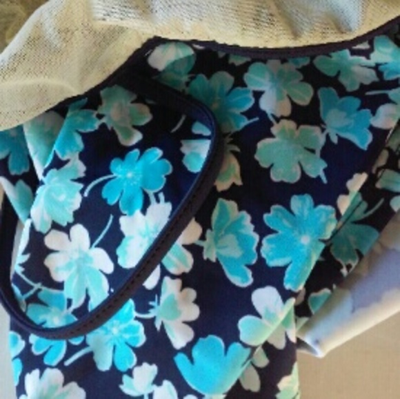 Swim top - Picture 2 of 4