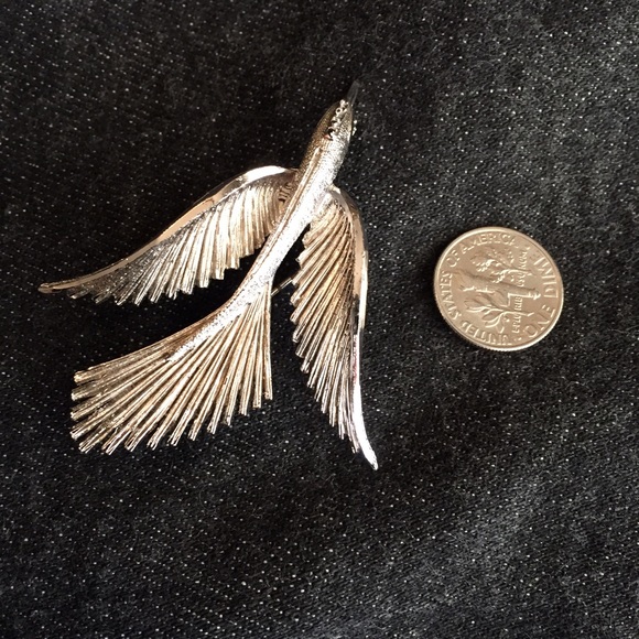 Silver Bird Pin - Picture 4 of 8