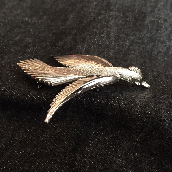 Silver Bird Pin - Picture 6 of 8